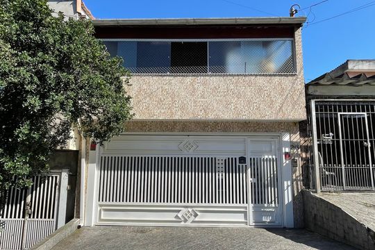Fachada de casa à venda com 6 quartos, 300m² em Cidade Líder, São Paulo