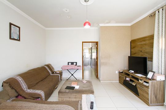 Casa à venda com 6 quartos, 190m² em Vista Alegre, Belo Horizonte