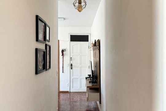 Corredor de apartamento à venda com 2 quartos, 54m² em Providencia, Belo Horizonte