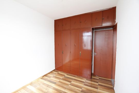 Quarto 2 de apartamento para alugar com 2 quartos, 90m² em Barro Preto, Belo Horizonte