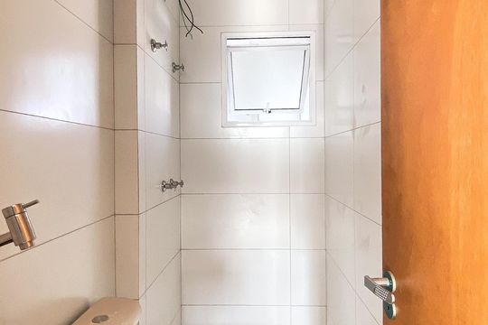 Banheiro  de apartamento à venda com 2 quartos, 53m² em Cidade Patriarca, São Paulo