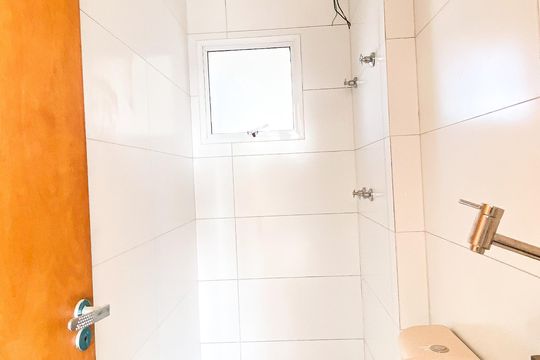 Banheiro  de apartamento à venda com 2 quartos, 53m² em Cidade Patriarca, São Paulo