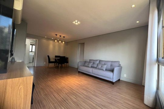 Sala de apartamento para alugar com 3 quartos, 120m² em Auxiliadora, Porto Alegre