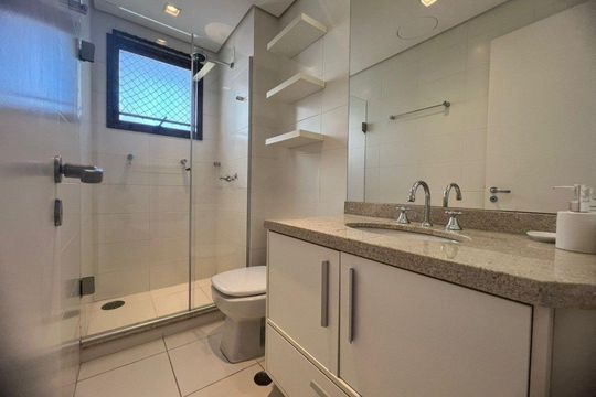 Banheiro 2 de apartamento para alugar com 3 quartos, 120m² em Auxiliadora, Porto Alegre