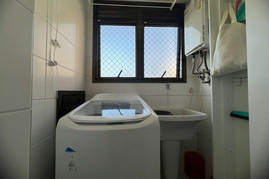 Área de serviço de apartamento para alugar com 3 quartos, 120m² em Auxiliadora, Porto Alegre