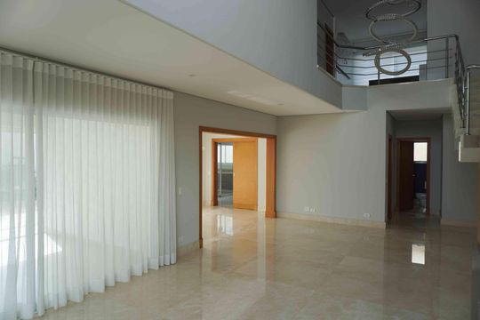 Sala de Estar de casa de condomínio para alugar com 2 quartos, 446m² em Residencial Morada dos Lagos, Barueri