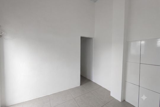 Sala/ cozinha de casa para alugar com 1 quarto, 17m² em Vila Ré, São Paulo