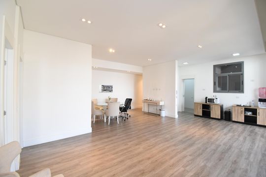 Apartamento à venda com 2 quartos, 147m² em Centro, Curitiba