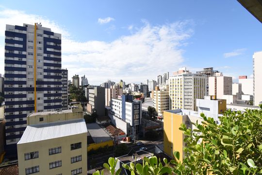 Sacada de apartamento à venda com 3 quartos, 136m² em Centro, Curitiba