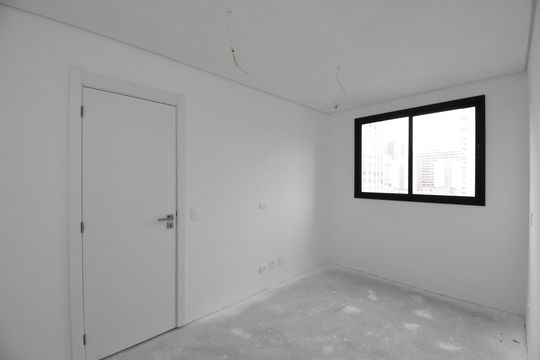 Quarto 1 de apartamento à venda com 2 quartos, 51m² em Centro, Curitiba