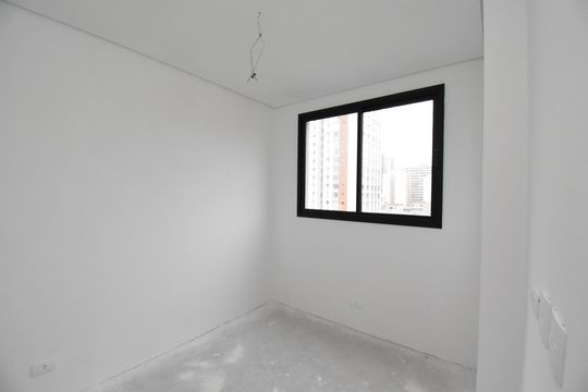 Quarto 2 de apartamento à venda com 2 quartos, 51m² em Centro, Curitiba