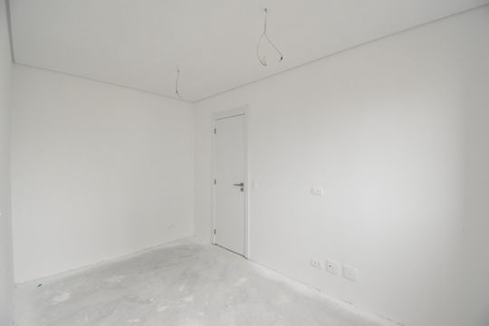 Quarto 1 de apartamento à venda com 2 quartos, 50m² em Centro, Curitiba