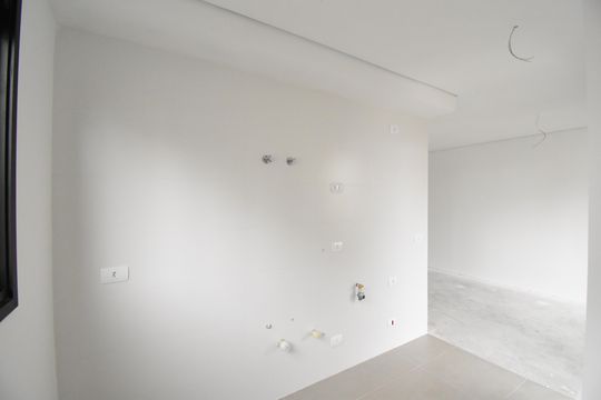 Cozinha de apartamento à venda com 2 quartos, 51m² em Centro, Curitiba