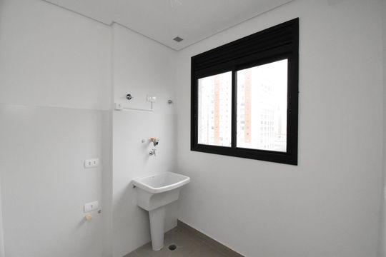 Cozinha de apartamento à venda com 2 quartos, 51m² em Centro, Curitiba