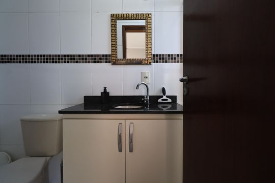 Banheiro da Suíte de apartamento à venda com 3 quartos, 84m² em Parque das Nações, Santo André