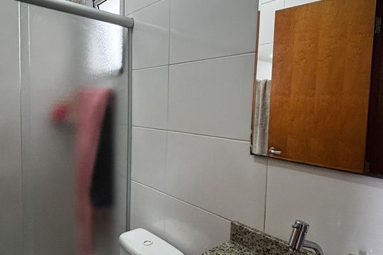 Banheiro de apartamento à venda com 2 quartos, 74m² em Vila Homero Thon, Santo André