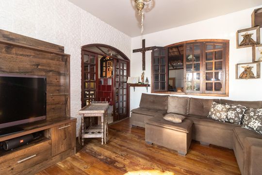 Casa à venda com 3 quartos, 200m² em Realengo, Rio de Janeiro