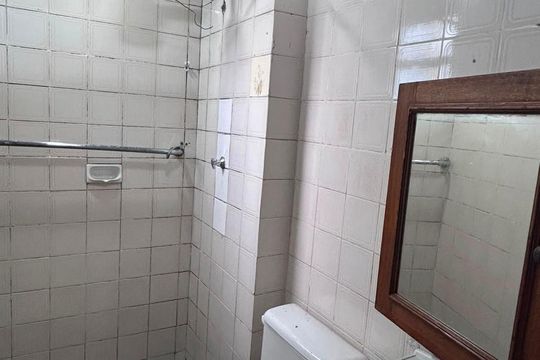 Banheiro de apartamento para alugar com 2 quartos, 55m² em Campo Grande, Rio de Janeiro
