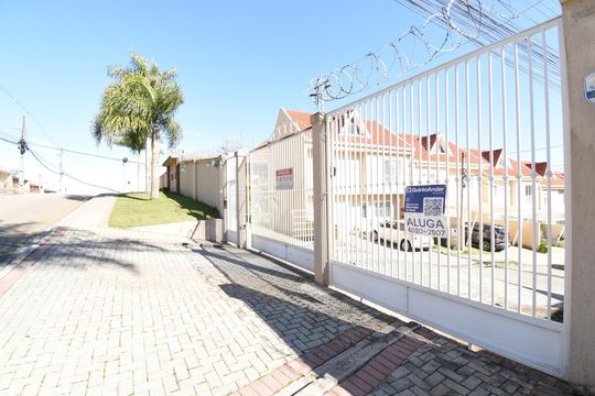 Fachada com Placa de casa de condomínio para alugar com 3 quartos, 114m² em Barreirinha, Curitiba