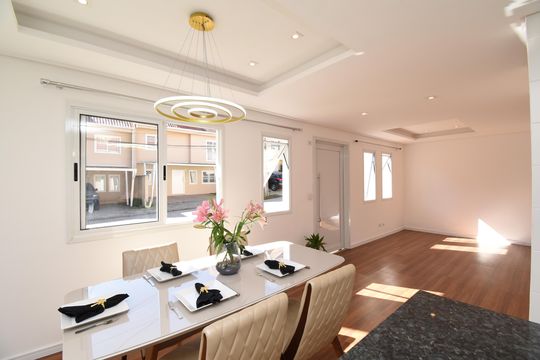 Sala de casa de condomínio para alugar com 3 quartos, 114m² em Barreirinha, Curitiba
