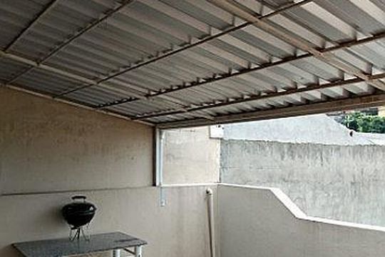 QUINTAL de casa à venda com 5 quartos, 300m² em Quitaúna, Osasco
