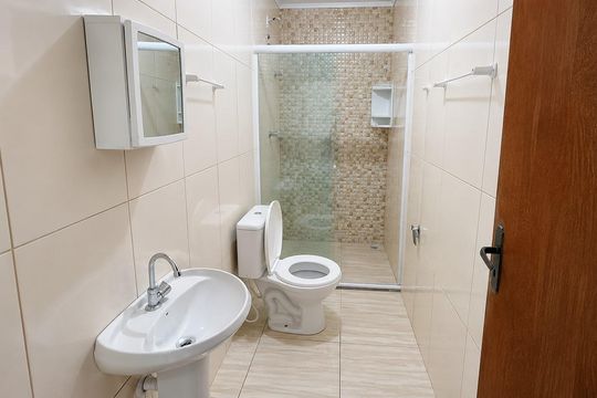 Banheiro de casa para alugar com 1 quarto, 45m² em Neópolis, Gravataí
