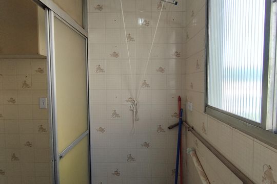 Área de Serviço de apartamento para alugar com 2 quartos, 61m² em Vila Liviero, São Paulo