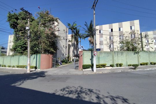 Fachada de apartamento para alugar com 2 quartos, 61m² em Vila Liviero, São Paulo