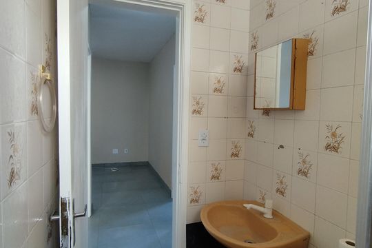 Banheiro de apartamento para alugar com 2 quartos, 61m² em Vila Liviero, São Paulo