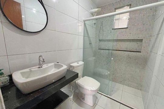 Banheiro social de apartamento para alugar com 2 quartos, 60m² em Passo d’Areia, Porto Alegre