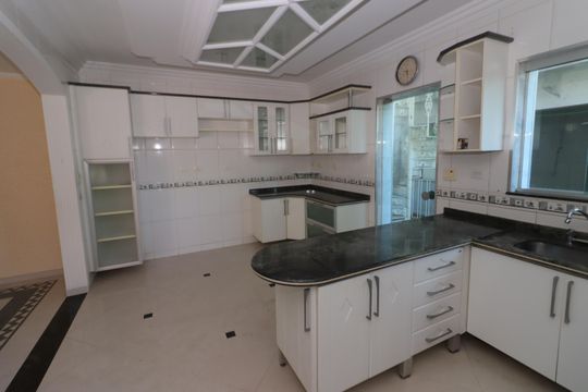 Cozinha de casa à venda com 3 quartos, 300m² em Vila Yara, Osasco