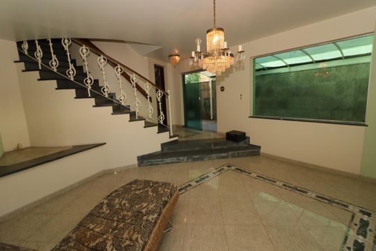 Casa à venda com 3 quartos, 300m² em Vila Yara, Osasco