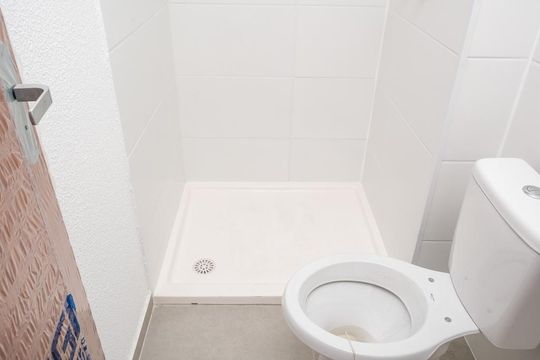 Banheiro de apartamento para alugar com 2 quartos, 68m² em Jardim Paraíso, Nova Iguaçu