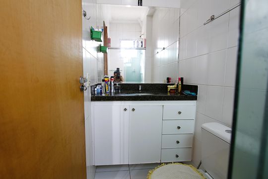 Banheiro da Suíte de apartamento para alugar com 2 quartos, 116m² em Estrela Dalva, Belo Horizonte