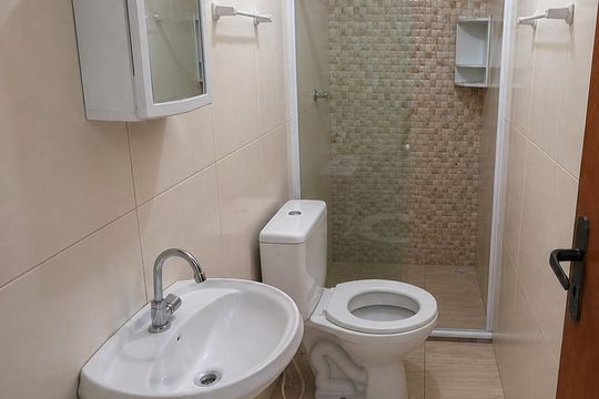 Banheiro de apartamento para alugar com 1 quarto, 45m² em Neópolis, Gravataí