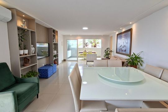 Sala de casa para alugar com 4 quartos, 140m² em Brotas, Salvador