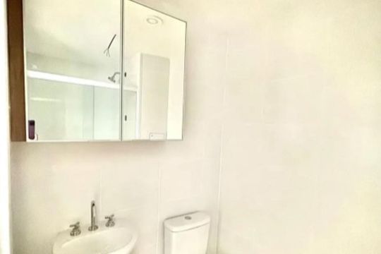 Banheiro social de apartamento para alugar com 1 quarto, 37m² em Cidade Baixa, Porto Alegre