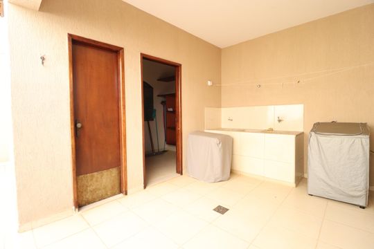Área de Serviço de casa para alugar com 3 quartos, 312m² em Brasil, Uberlândia