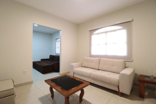 Sala de casa para alugar com 3 quartos, 312m² em Brasil, Uberlândia