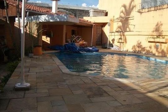 Casa à venda com 5 quartos, 600m² em Vila Cordeiro, São Paulo
