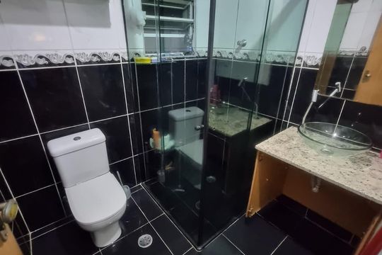 Banheiro de casa à venda com 6 quartos, 236m² em Jaguaribe, Osasco