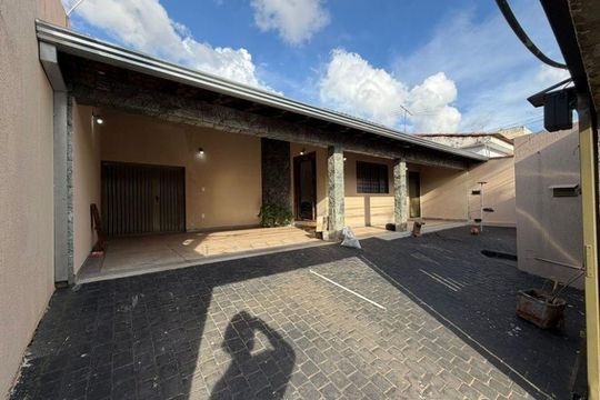 Área comum de casa para alugar com 3 quartos, 230m² em Santa Mônica, Uberlândia