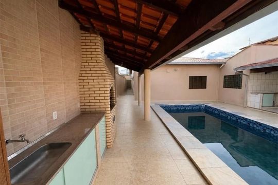 Área comum de casa para alugar com 3 quartos, 230m² em Santa Mônica, Uberlândia