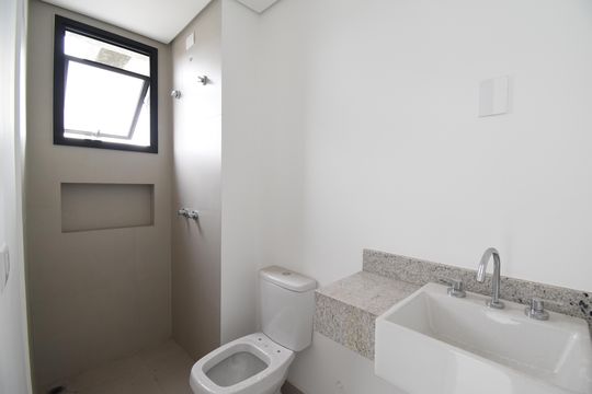 Banheiro da Suíte de apartamento à venda com 3 quartos, 215m² em Juvevê, Curitiba