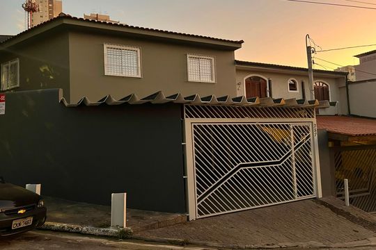 Fachada de casa para alugar com 3 quartos, 120m² em Cursino, São Paulo