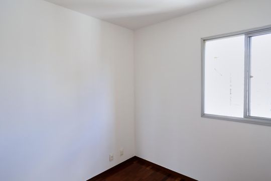 Quarto de apartamento à venda com 2 quartos, 79m² em Lourdes, Belo Horizonte