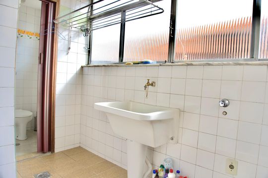 Área de Serviço de apartamento para alugar com 3 quartos, 67m² em Alto Barroca, Belo Horizonte