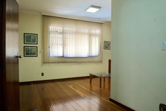 Apartamento para alugar com 3 quartos, 67m² em Alto Barroca, Belo Horizonte