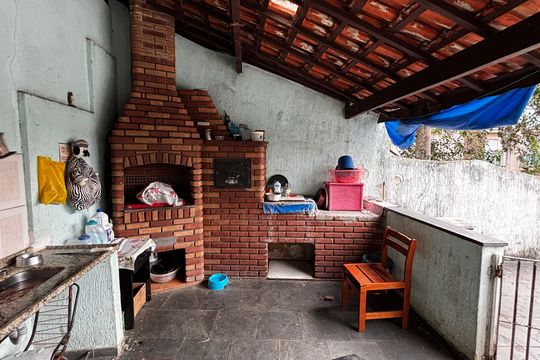 Área de Serviço de casa à venda com 4 quartos, 233m² em Utinga, Santo André