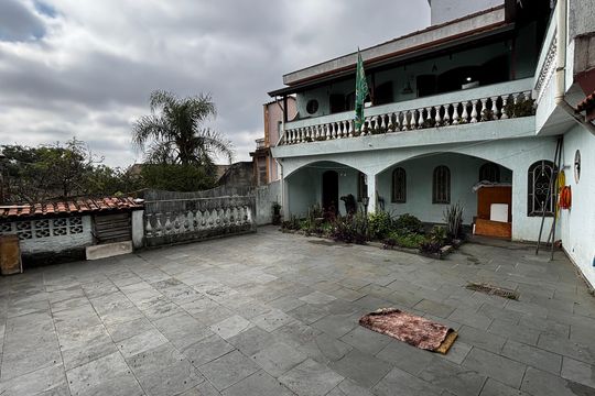 Quintal de casa à venda com 4 quartos, 233m² em Utinga, Santo André